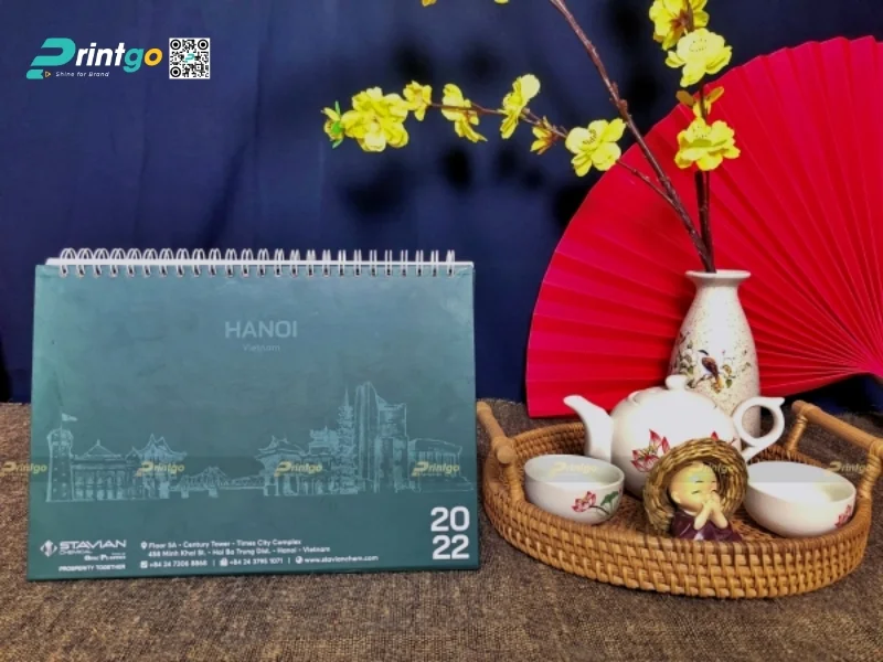 Mẫu lịch để bàn chữ A định vị thương hiệu hiệu quả 