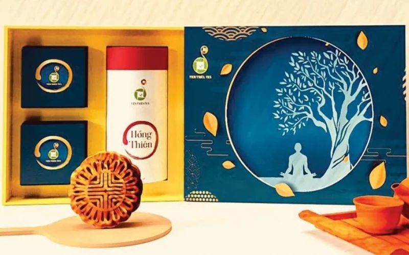 Nhóm mẫu hộp bánh trung thu kèm trà 4 bánh Nhóm mẫu hộp bánh trung thu kèm trà 4 bánh