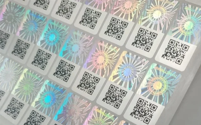 Mẫu tem chống hàng giả Hologram tích hợp QR code/serial Mẫu tem chống hàng giả Hologram tích hợp QR code/serial