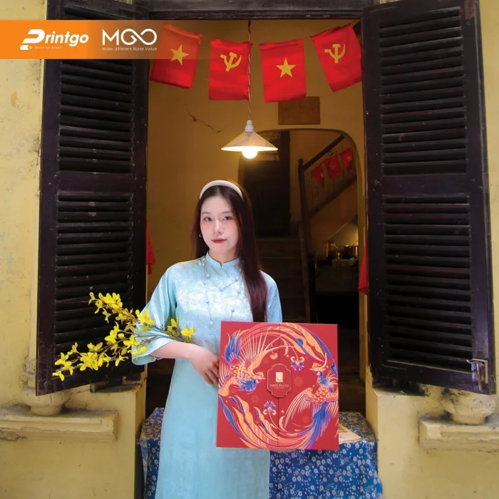 Hộp cánh bướm mở giữa long phụng Hộp cánh bướm mở giữa long phụng