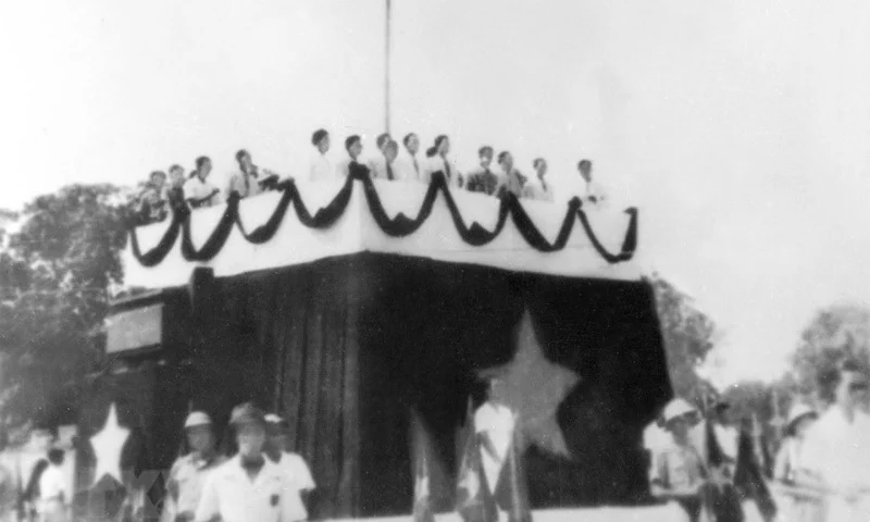 Ngày 2/9/1945: Chủ tịch Hồ Chí Minh đọc bản Tuyên ngôn Độc lập