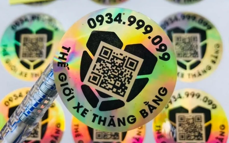 Mẫu tem chống hàng giả Hologram tích hợp QR code/serial Mẫu tem chống hàng giả Hologram tích hợp QR code/serial