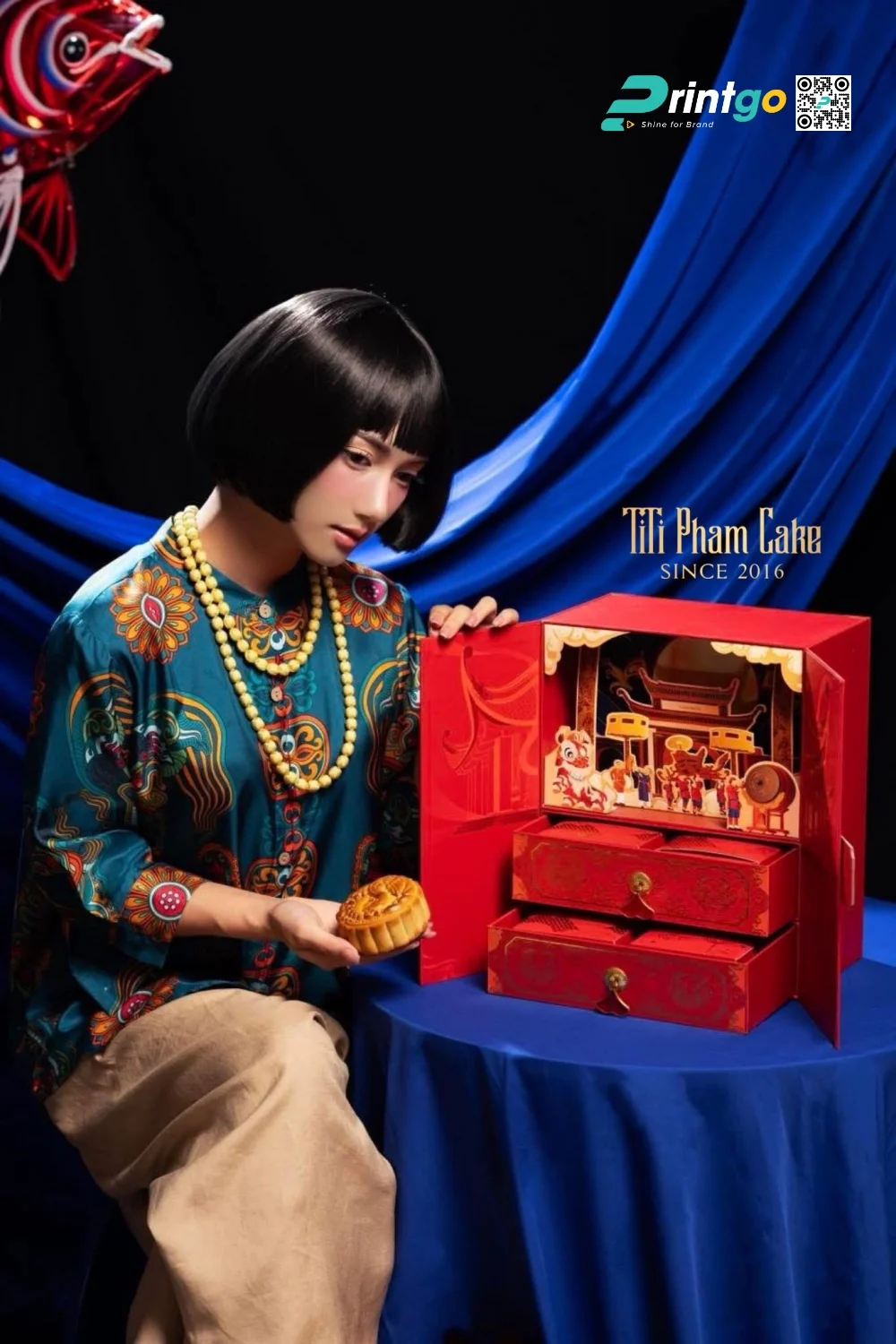 Hộp bánh trung thu Titi Pham Cake sử dụng giấy carton lạnh bồi giấy couche