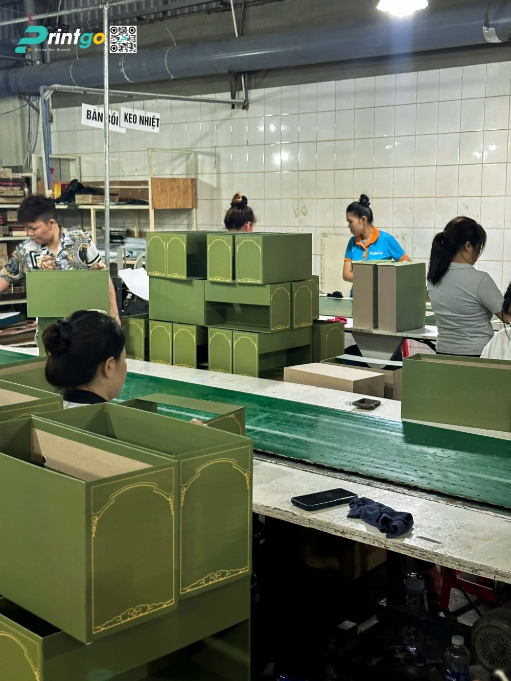 In hộp đựng bánh trung thu Bread & Butter Bakery Campuchia
