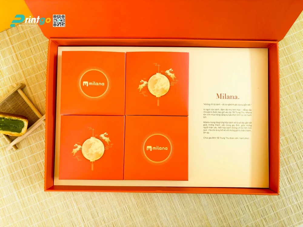 Lời chúc trung thu được in ngay trên khay định hình của hộp trung thu 4 bánh Milana