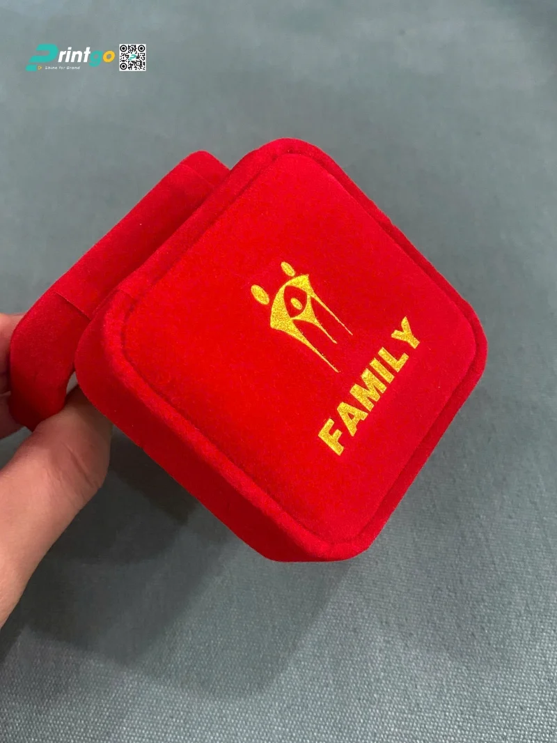 Một số sản phẩm được lựa chọn gia công ép nhũ tại Printgo - hộp đựng trang sức