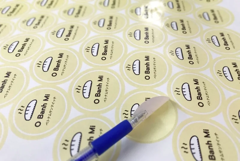 Giấy decal A4 đế vàng cũng là lựa chọn phổ biến