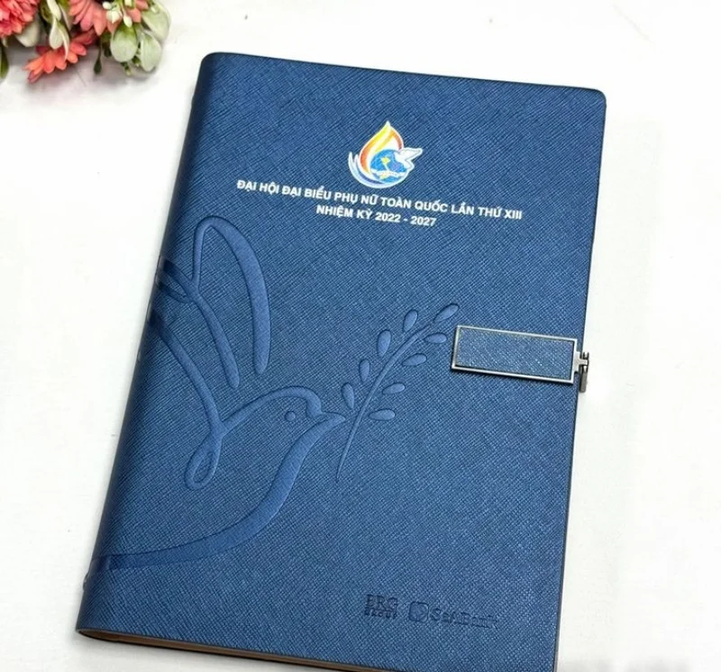 In UV – Hiệu ứng ánh sáng hiện đại