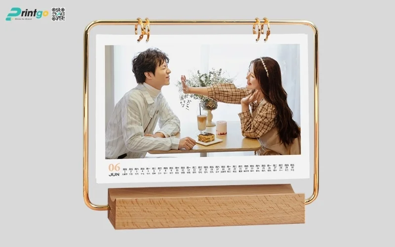 Bộ sưu tập 99+ mẫu lịch khung kim đế gỗ đẹp nhất 2026 Bộ sưu tập 99+ mẫu lịch khung kim đế gỗ đẹp nhất 2026