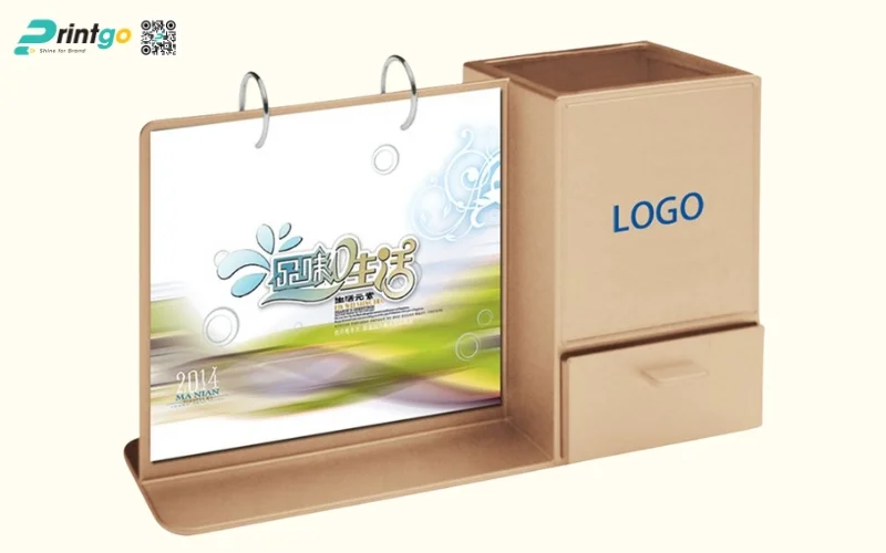 Mẫu lịch để bàn độc đáo đế gỗ