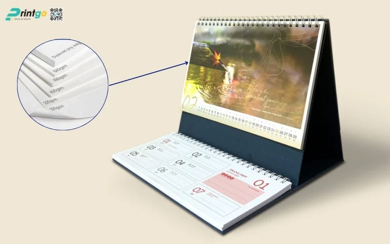 Chất liệu in lịch để bàn chữ M là gì?