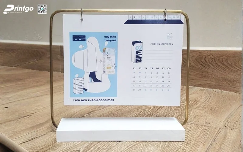 Mẫu lịch để bàn độc đáo khung kim loại