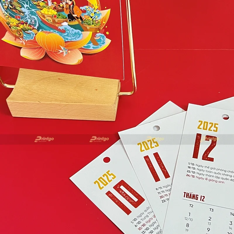 Chất liệu in ấn khi đặt lịch để bàn theo yêu cầu