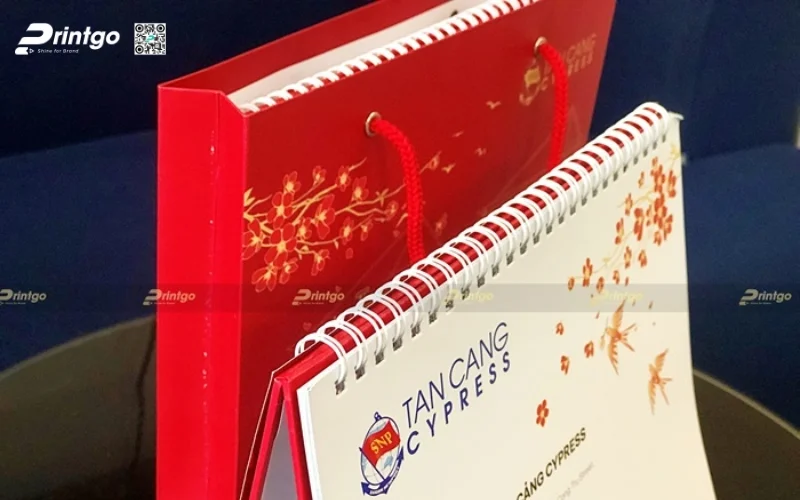 Dự án thiết kế và in ấn lịch để bàn của doanh nghiệp Tân Cảng Cypress