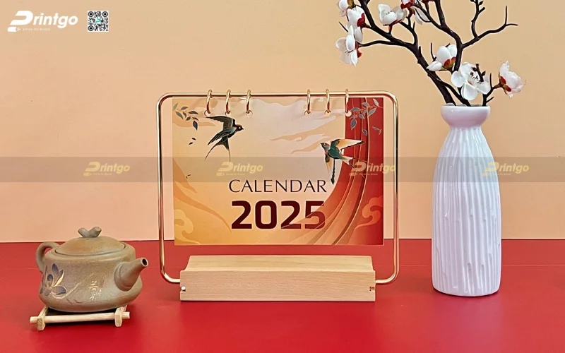 Mẫu lịch để bàn độc đáo khung kim loại