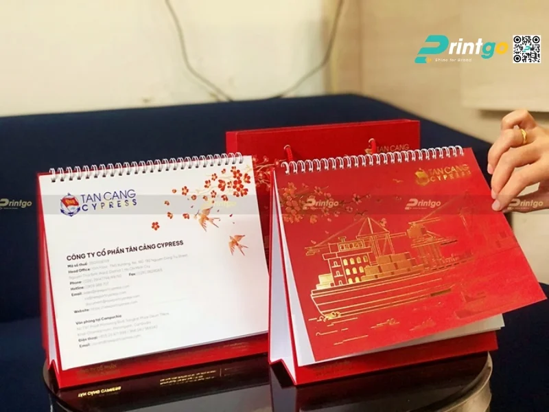 In lịch để bàn theo yêu cầu dạng chữ A truyền thống