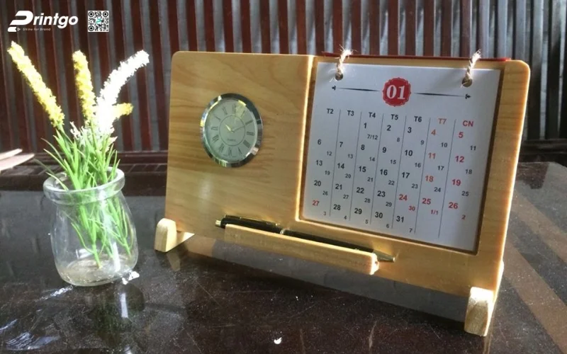 Mẫu lịch để bàn độc đáo bằng gỗ
