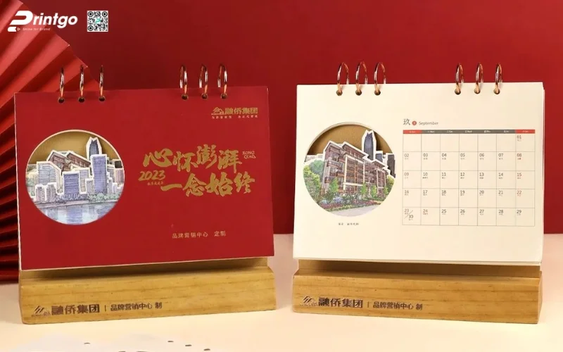 Mẫu lịch để bàn độc đáo đế gỗ