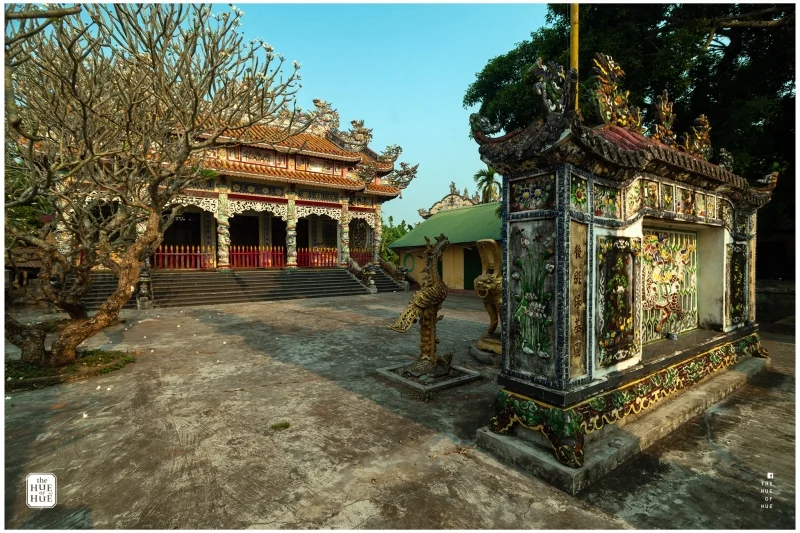 Bức bình phong Long Mã đình làng Triều Sơn Đông