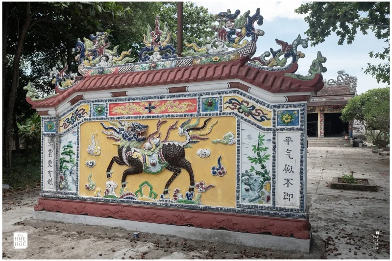 Những bức bình phong long mã xuất hiện tại đình làng, nhà thờ An Hoà