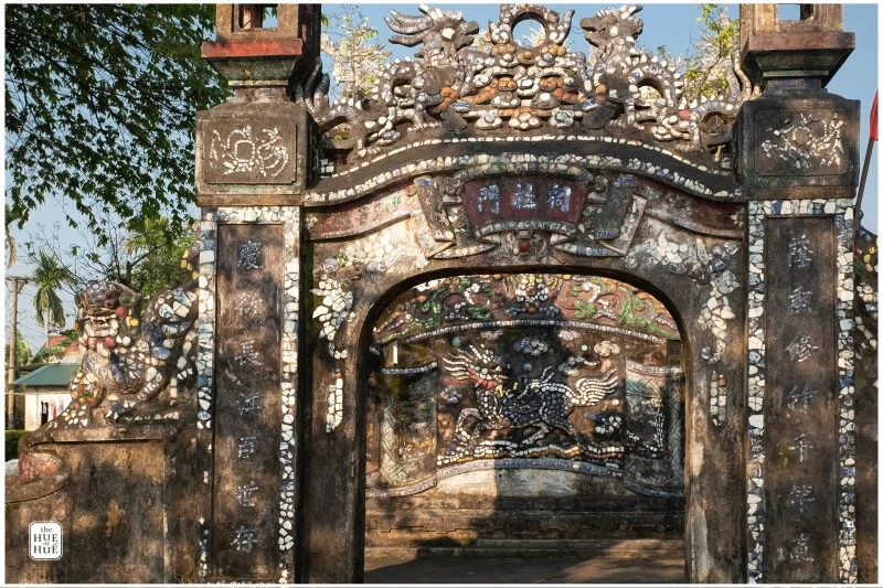 Những bức bình phong Long Mã tại làng Triều Sơn Đông, Triều Sơn Nam