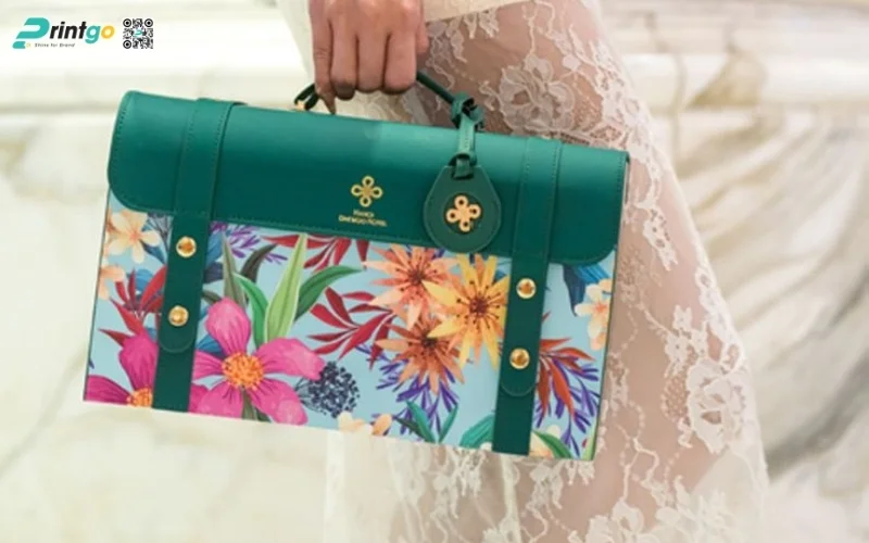 Mẫu hộp quà tết bằng da có quai xách