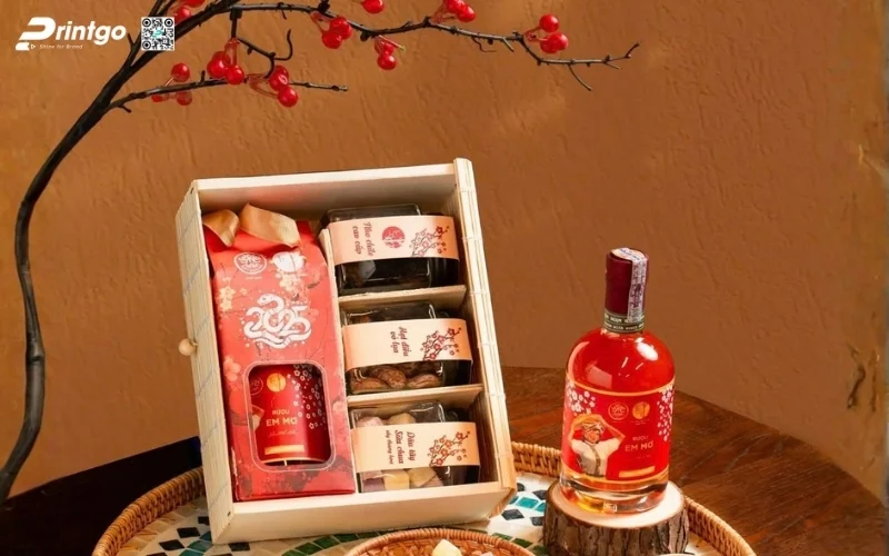 Mẫu hộp quà tết có rượu chivas cao cấp