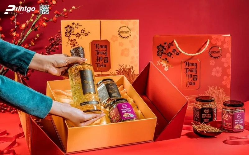 Mẫu hộp quà tết có rượu chivas cao cấp