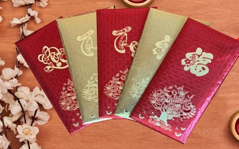 Mẫu bao lì xì viết thư pháp cách điệu 