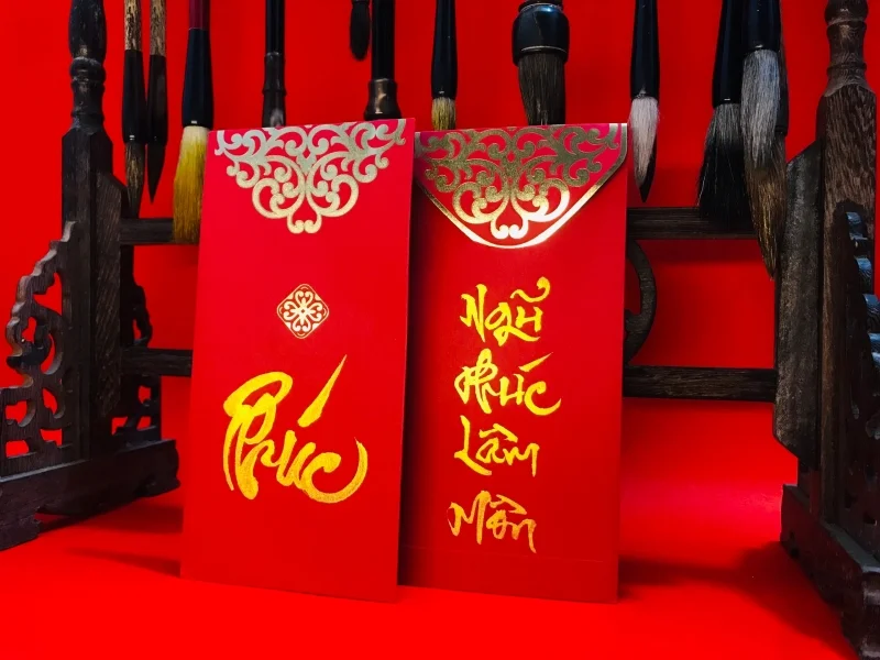 Mẫu bao lì xì viết thư pháp gia công tỉ mỉ 