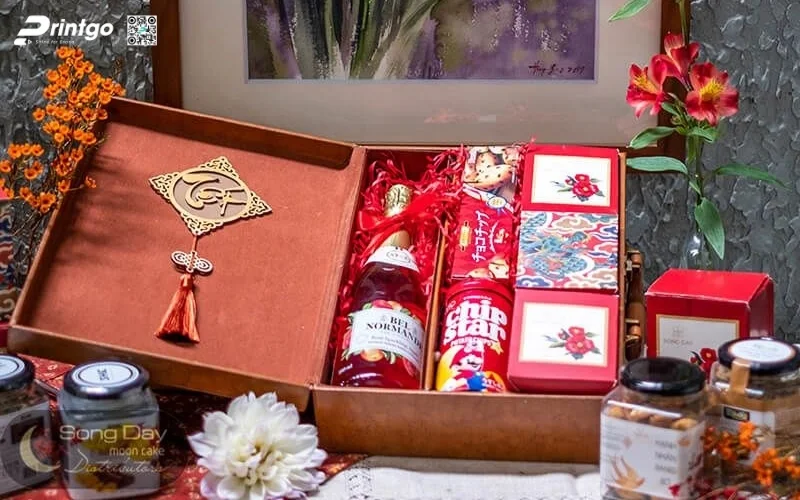 Mẫu hộp quà tết có rượu chivas cao cấp