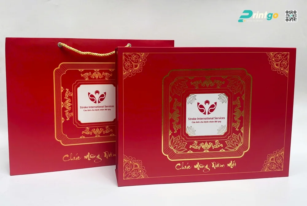 Bộ hộp quà Tết bệnh viện SIS Cần Thơ sử dụng gia công ép kim sang trọng