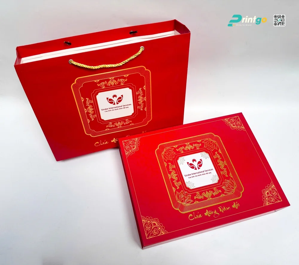 Bộ hộp quà Tết bệnh viện SIS Cần Thơ đồng bộ thiết kế, chuyên nghiệp