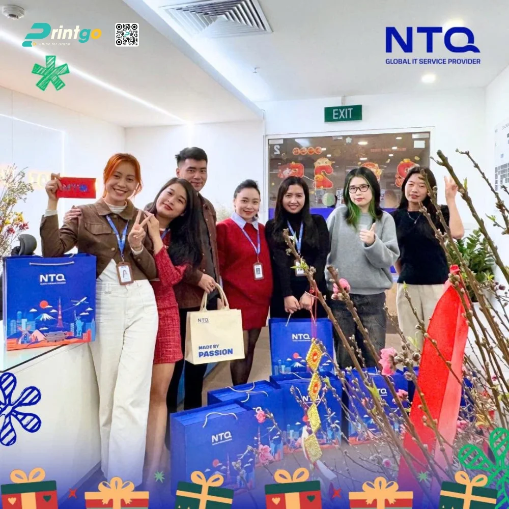 Một số hình ảnh của bộ quà tết NTQ Solution do Printgo thực hiện