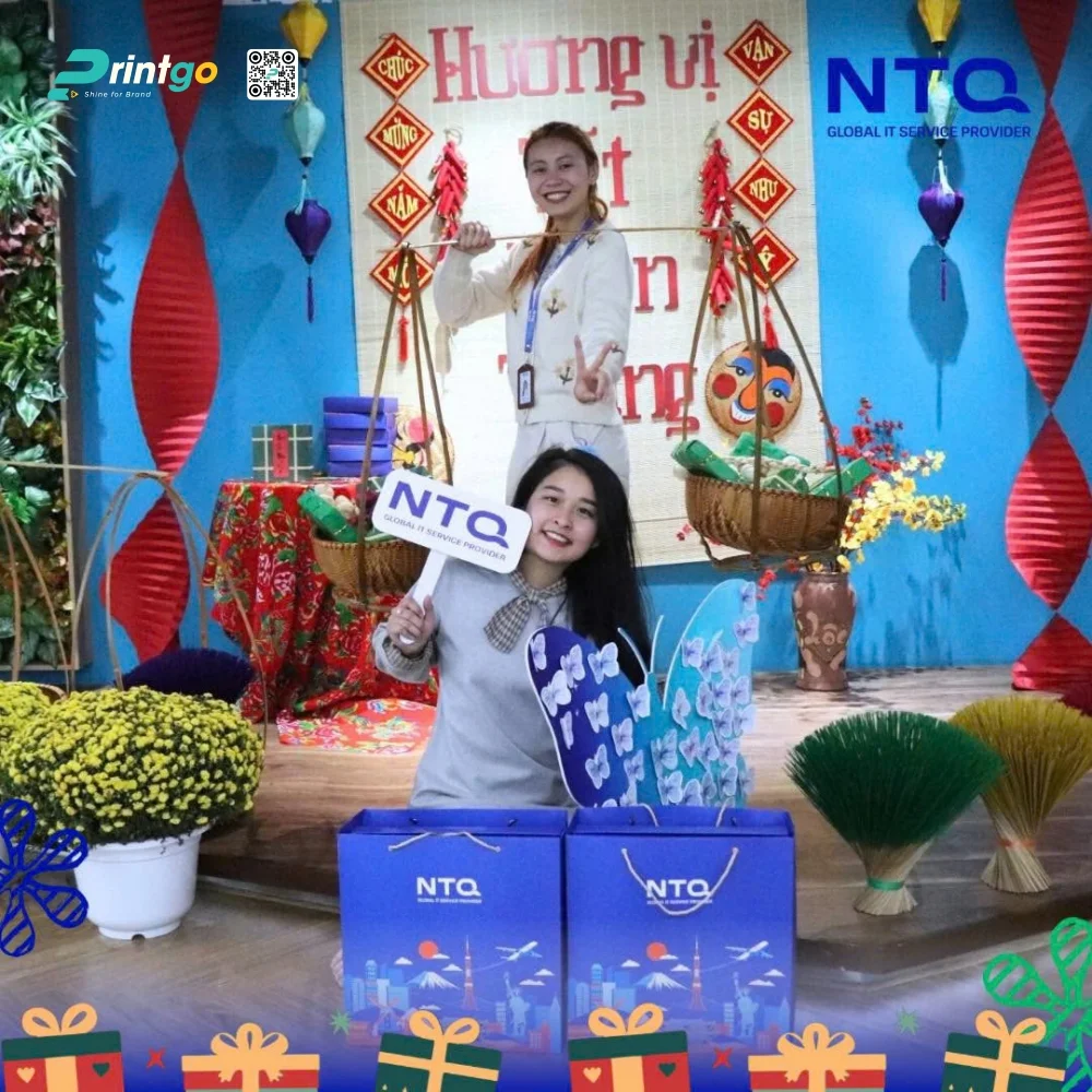 Một số hình ảnh của bộ quà tết NTQ Solution do Printgo thực hiện