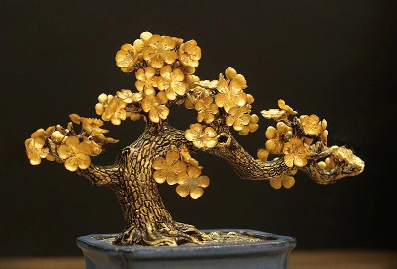 Chậu mai dát vàng