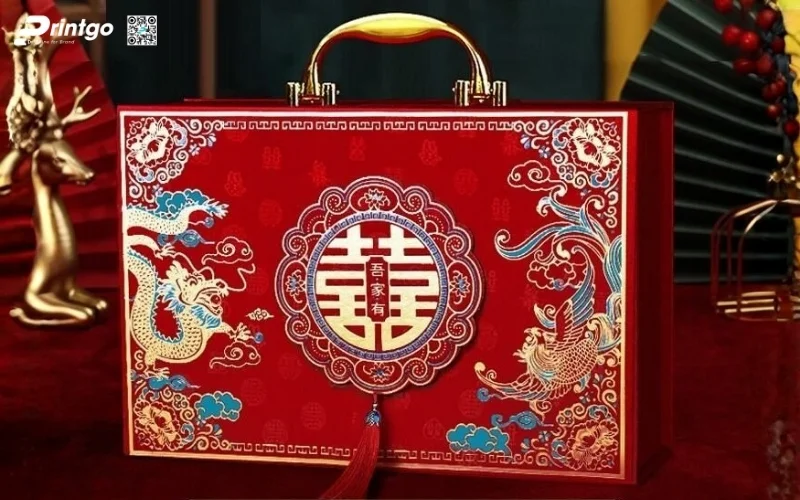 Mẫu hộp quà tết bọc nhung có quai xách