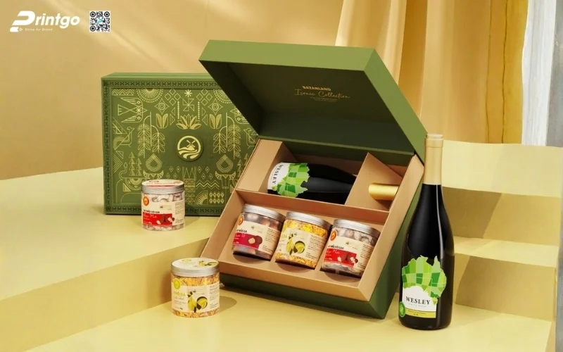 Mẫu hộp quà tết có rượu vang sang trọng