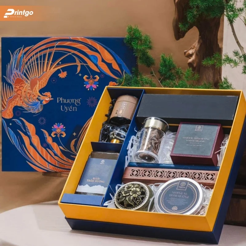Hộp quà Tết xanh dương – biểu tượng niềm tin và sự chuyên nghiệp: Phượng Uyển âm dương