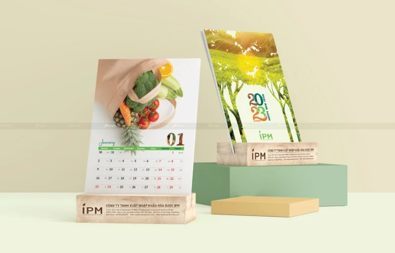 Thiết kế lịch gỗ để bàn phong cách mang dấu ấn thương hiệu