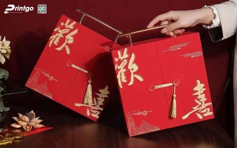 Khám phá những mẫu hộp quà tết quai xách bằng kim loại