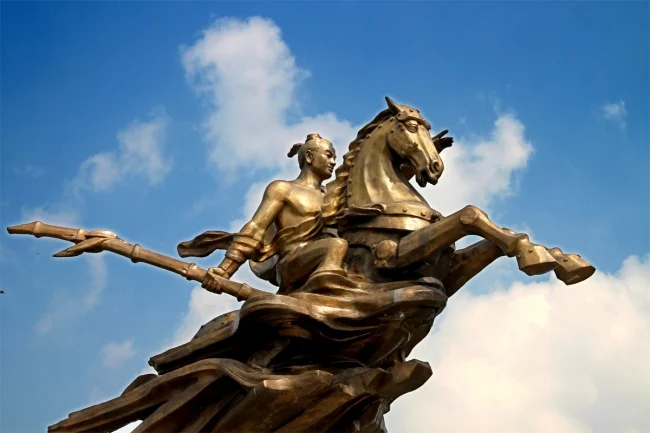 Ngựa sắt Thánh Gióng 