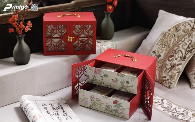 Mẫu hộp quà tết quai xách bằng kim loại
