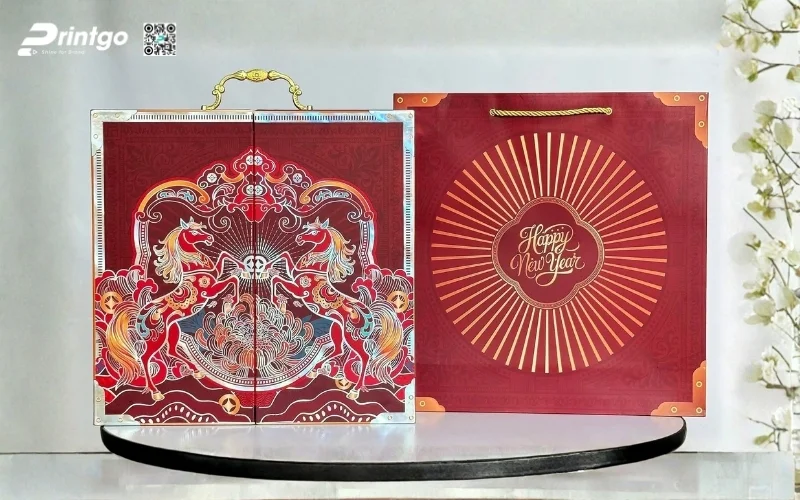 Hộp quà tết luxury thiết kế linh vật con ngựa