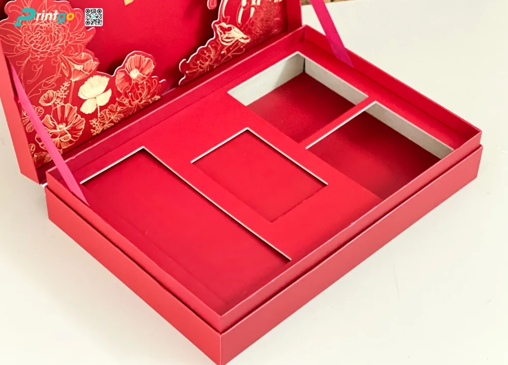 Hộp đựng quà tết nhà hàng Roka: khay định hình bế theo sản phẩm đựng bên trong