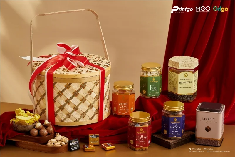 Sáng tạo trong chất liệu mây tre quen thuôc của hộp quà tết