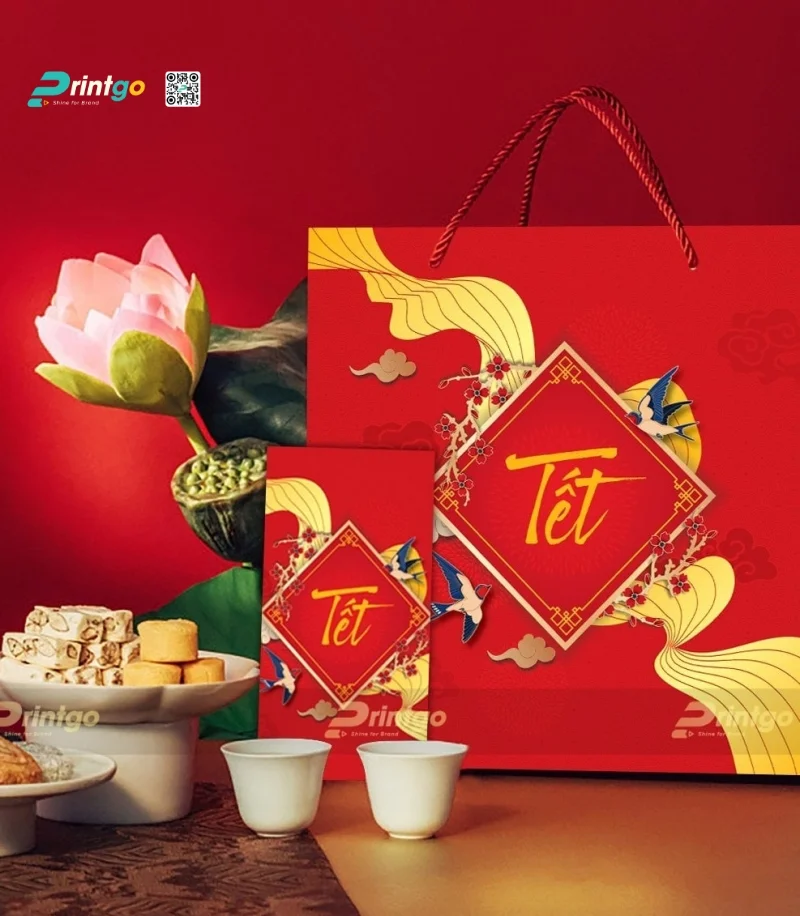 Mẫu túi giấy đựng quà tết màu đỏ 