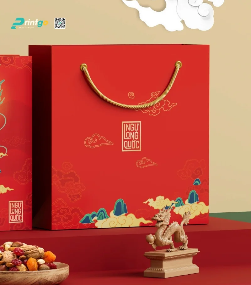 Mẫu túi giấy đựng quà tết màu đỏ Ngự Long Quốc do Printgo thiết kế và in ấn