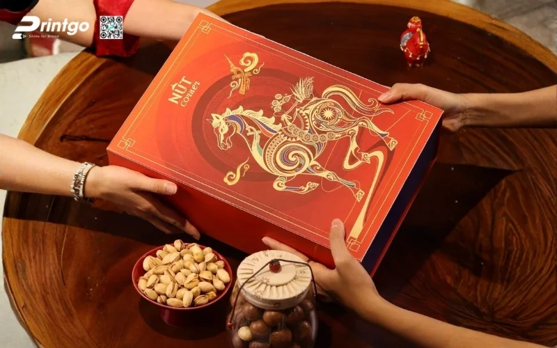 Hộp quà tết luxury thiết kế linh vật con ngựa
