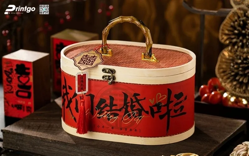 Mẫu hộp quà tết bằng gỗ có quai xách độc đáo